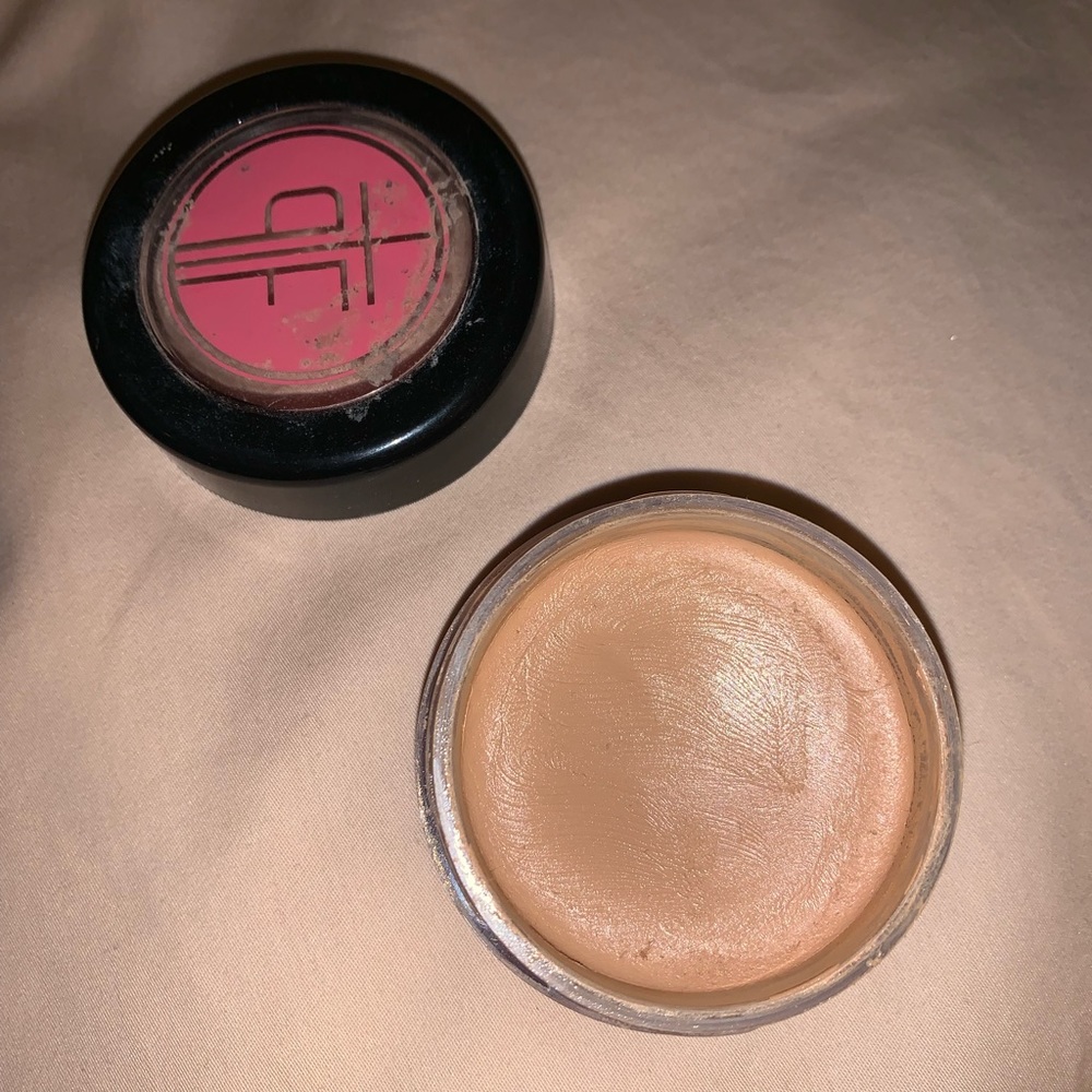 The Perfect Face Foundation shade Y7
